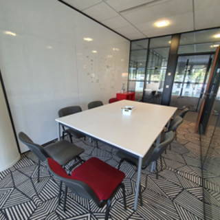 Bureau privé 12 m² 3 postes Coworking Rue Sarah Bernhardt Asnières-sur-Seine 92600 - photo 6